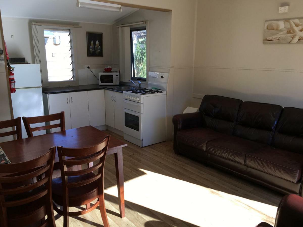 Kickback Cottages Lakes Entrance Exterior photo